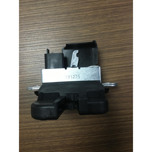 Volkswagen Golf-Passat-Touran Arka Bagaj Kilidi 5K0827505A