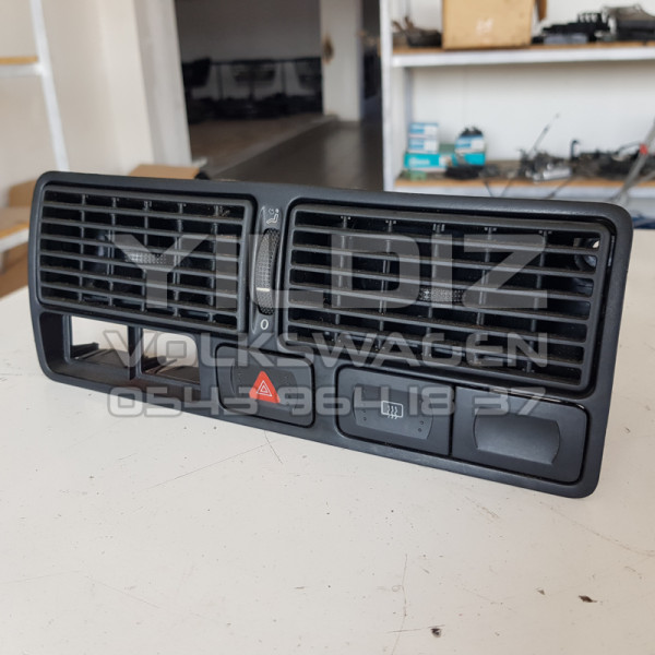 Volkswagen Golf4 1J0819736 Orijinal Çıkma Ön Göğüs Orta Havalandırma Izgarası Üfleç 1998 1999 2000 2001 2002 2003 2004