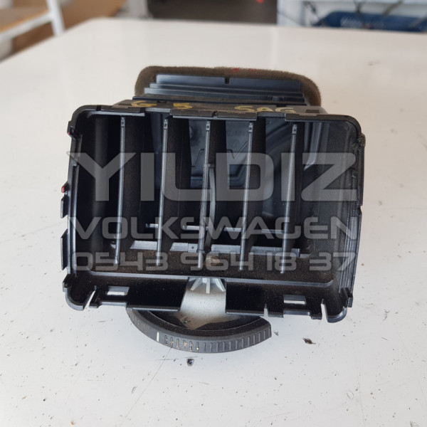 Volkswagen Golf5 1K0819704B Orijinal Çıkma Ön Göğüs Sağ Havalandırma Izgarası Üfleç 2004 2005 2006 2007 2008