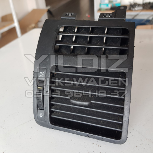 Volkswagen Touran 1T0819704A Orijinal Çıkma Ön Göğüs Sağ Havalandırma Izgarası Üfleç 2003 2004 2005 2006 2007 2008 2009 2010