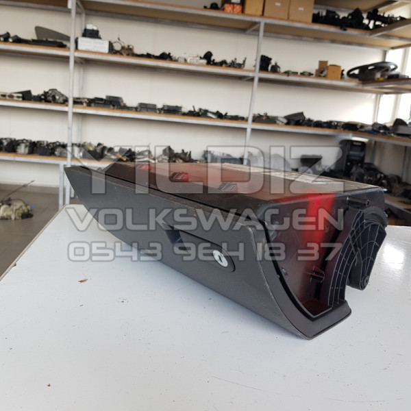 Volkswagen Transporter T5 7H1857121 Orijinal Çıkma Torpido Kutusu 2004 2005 2006 2007 2008 2009