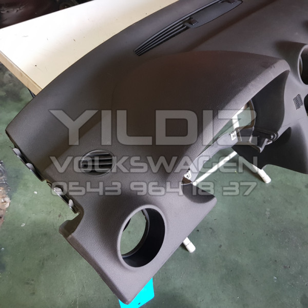 Audi A3 Gri Renk Orijinal Çıkma Araç Göğsü 2005 2006 2007 2008 2009 2010 2011 2012