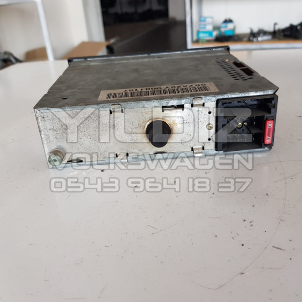 Skoda Octavia Music System 303 1U0035160B Orijinal Araçtan Sökülme Radyo Teyp