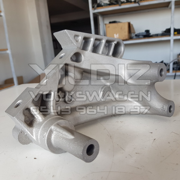 Volkswagen Audi Skoda Seat 04L199207 Sıfır Kullanılmamış Motor Alt Üçgen Bağlantı Tutucu Braketi
