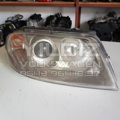 Volkswagen Passat B5.5 Sağ Far Orijinal Çıkma 2001 2002 2003 2004 2005 Volkswagen Passat B5.5 Sağ Far Orijinal Çıkma 2001 2002 2003 2004 2005