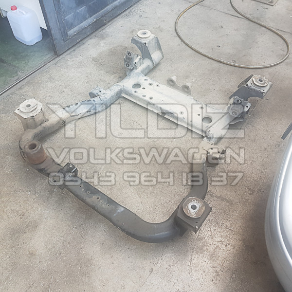 Volkswagen Transporter T5 Orijinal Çıkma Travers